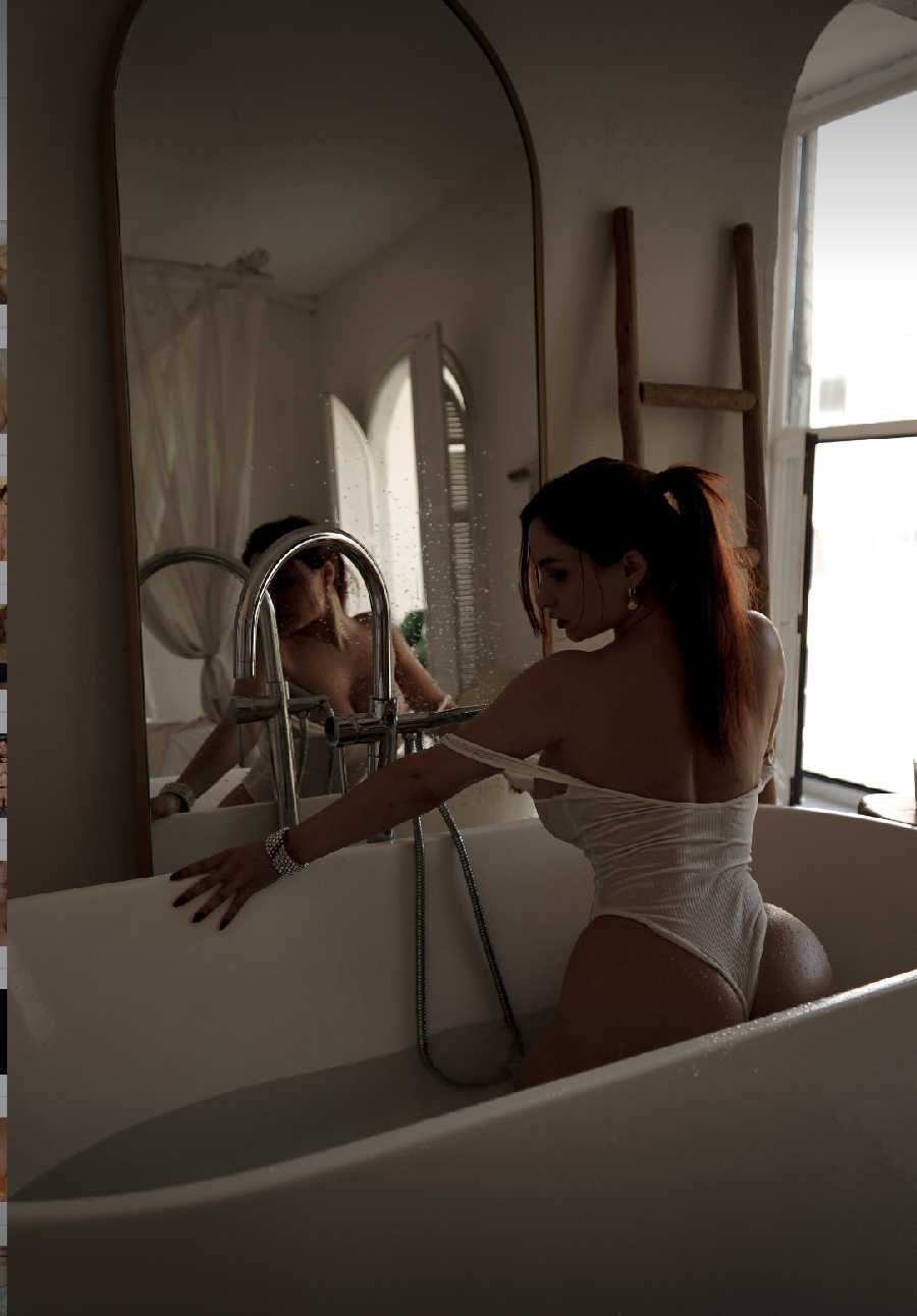 A playful frame from Miranda Faith nude — online in Jinzhou