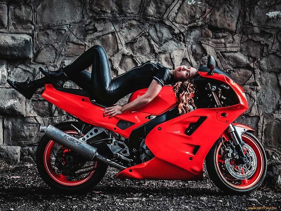 Beautiful girl Beautiful girls and motorcycles in Jinzhou