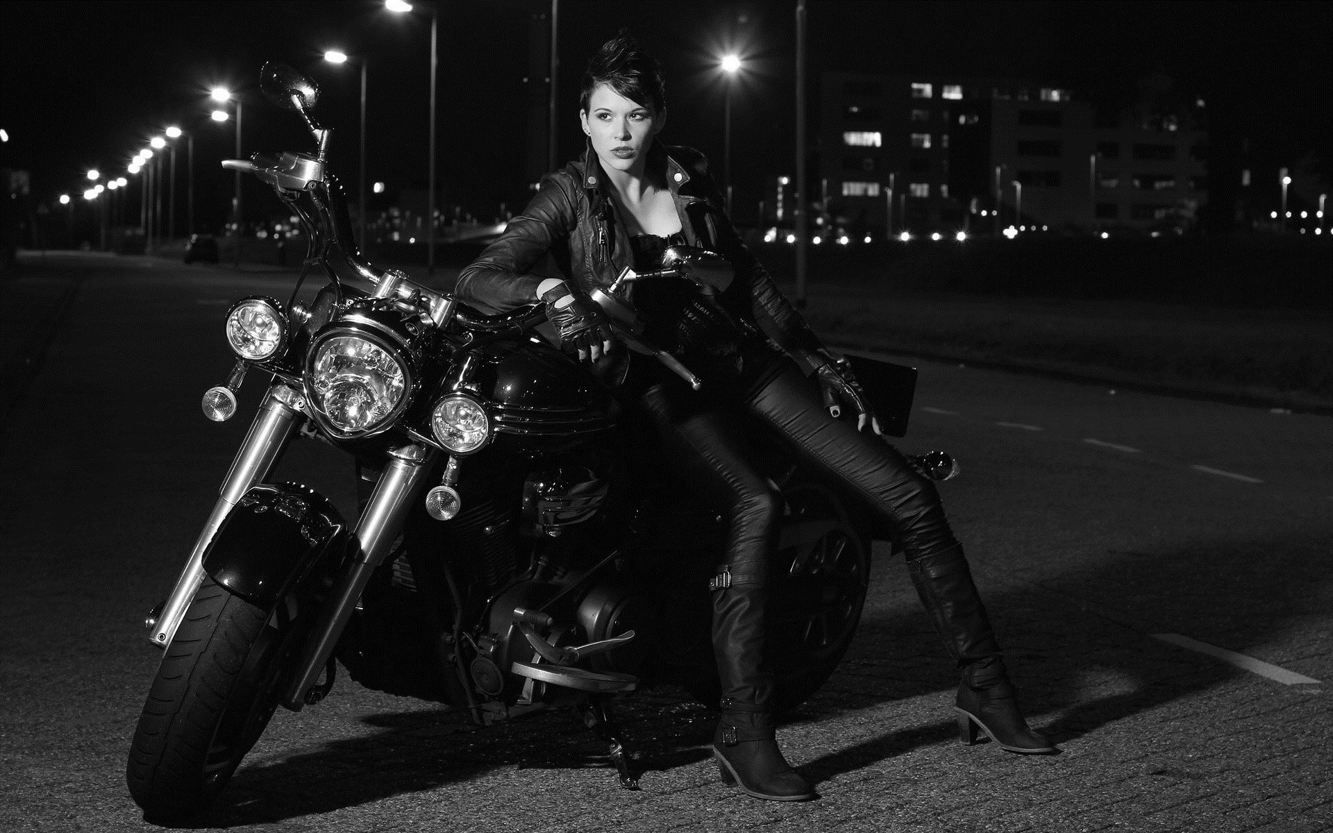 Photo Beautiful girls and motorcycles in Jinzhou