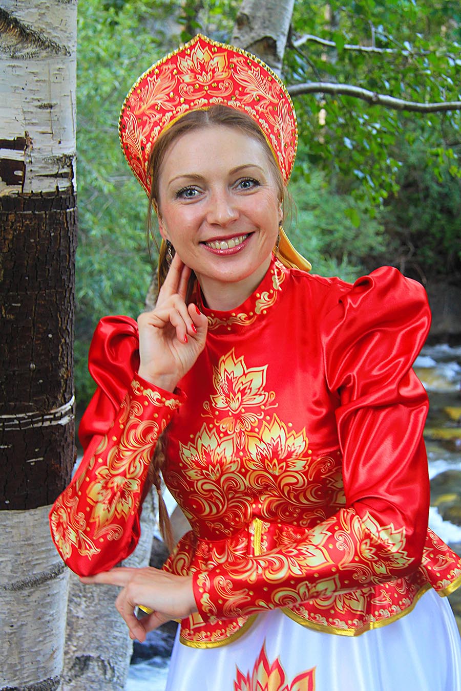 Women in Slavic costumes in Jinzhou