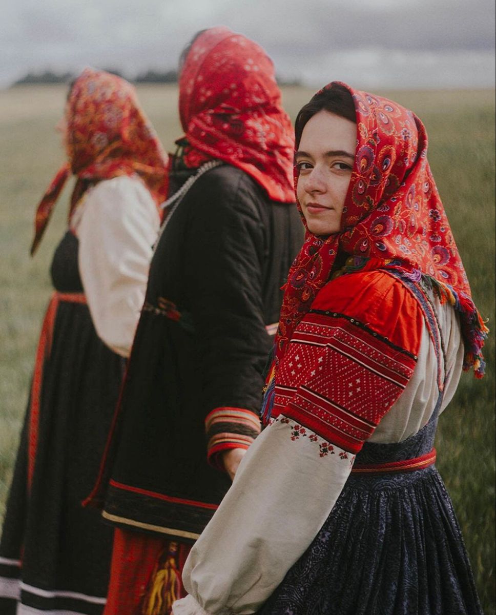 Women in Slavic costumes in Jinzhou