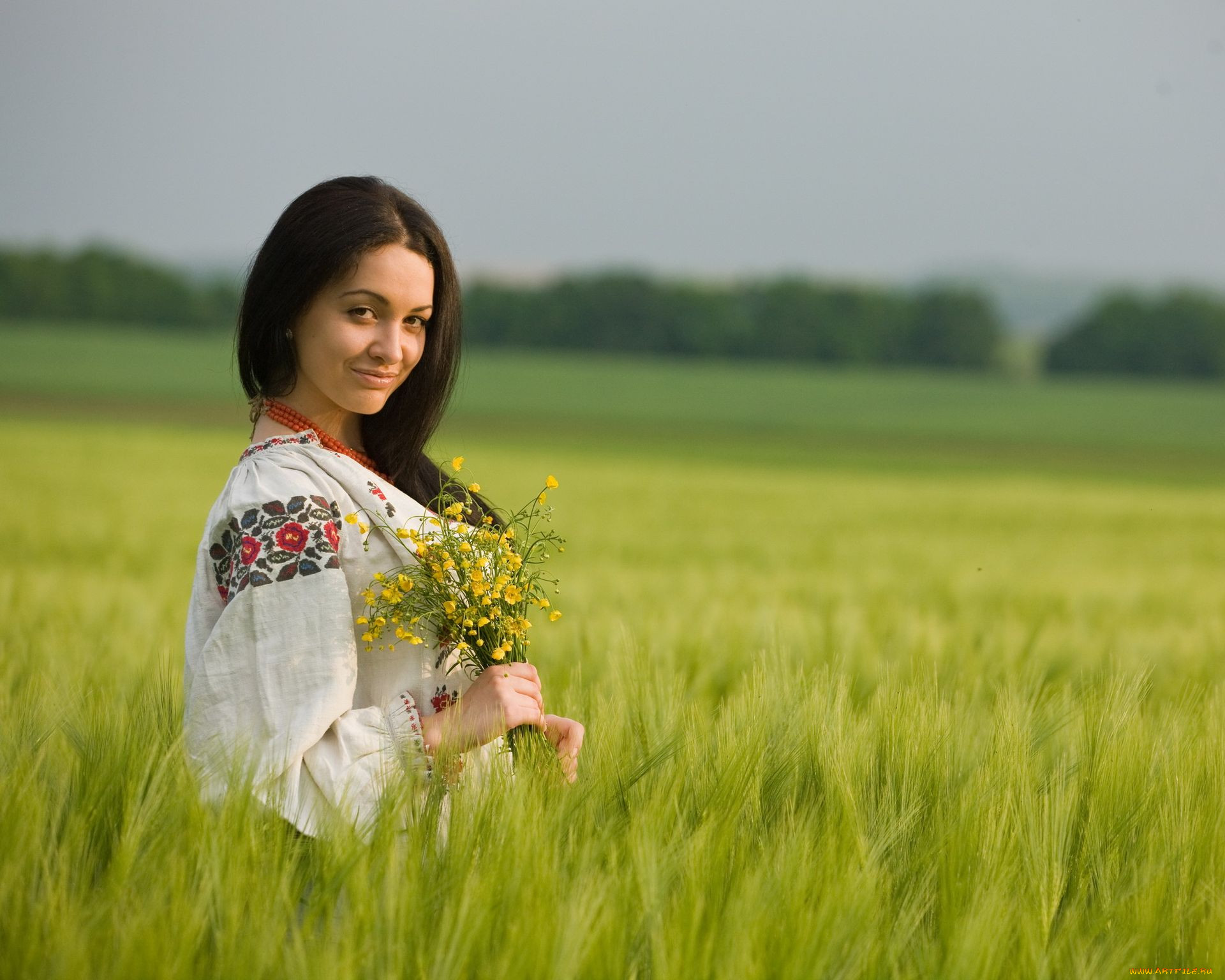 Women in Slavic costumes in Jinzhou