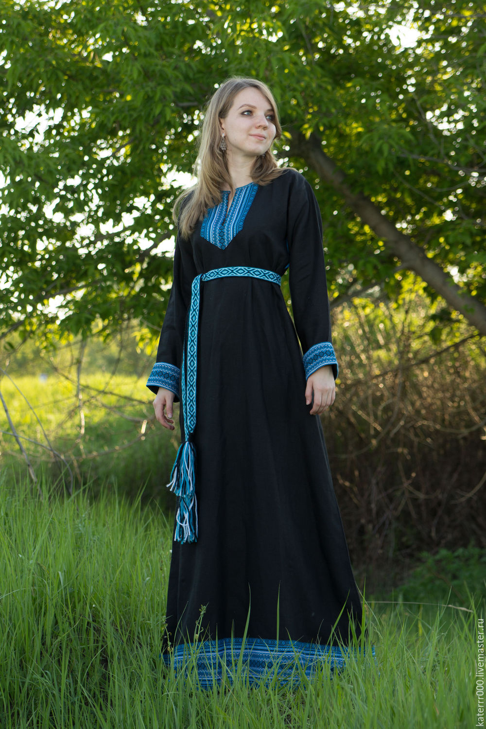 Women in Slavic costumes in Jinzhou