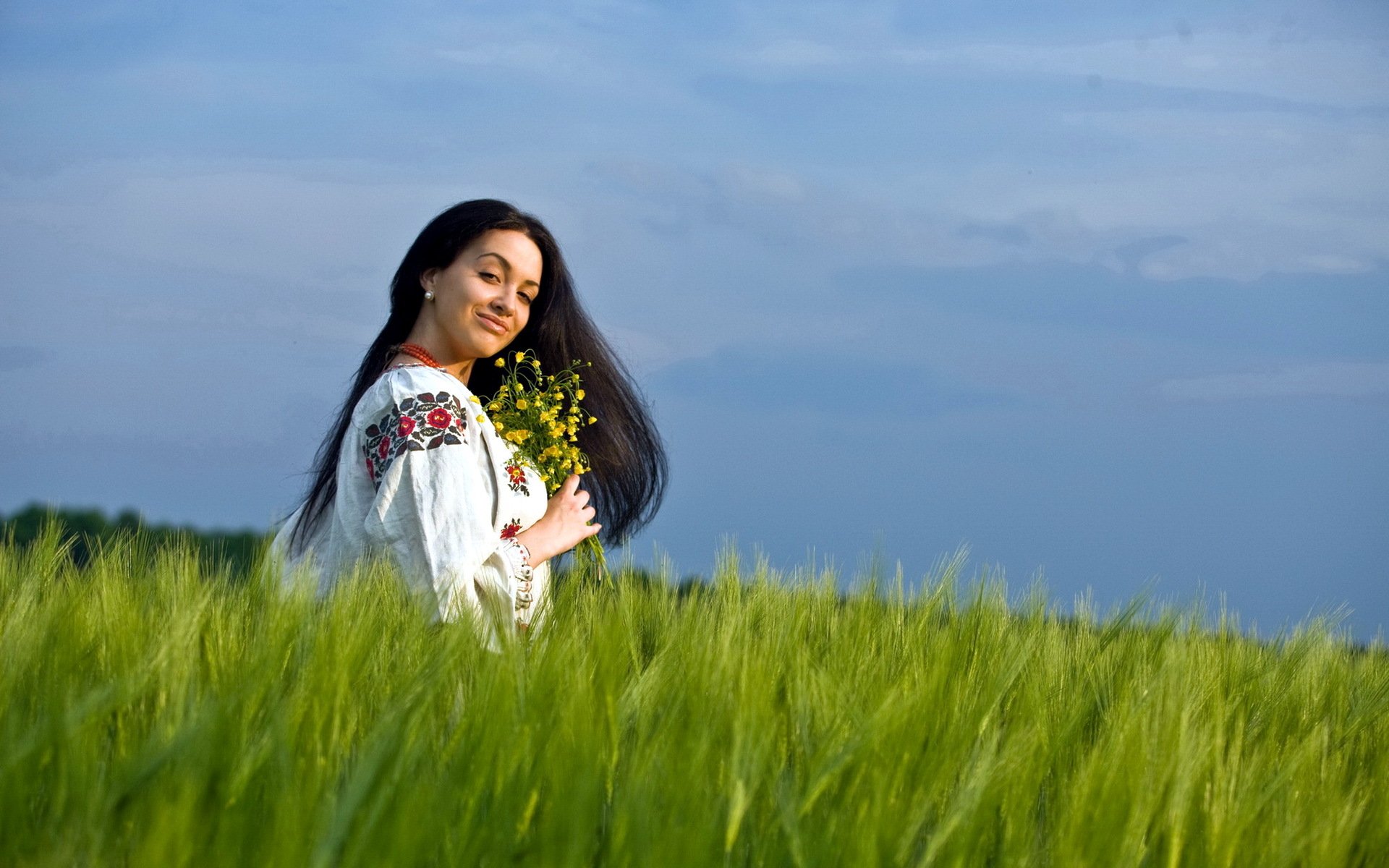 Girls in Slavic costumes in Jinzhou