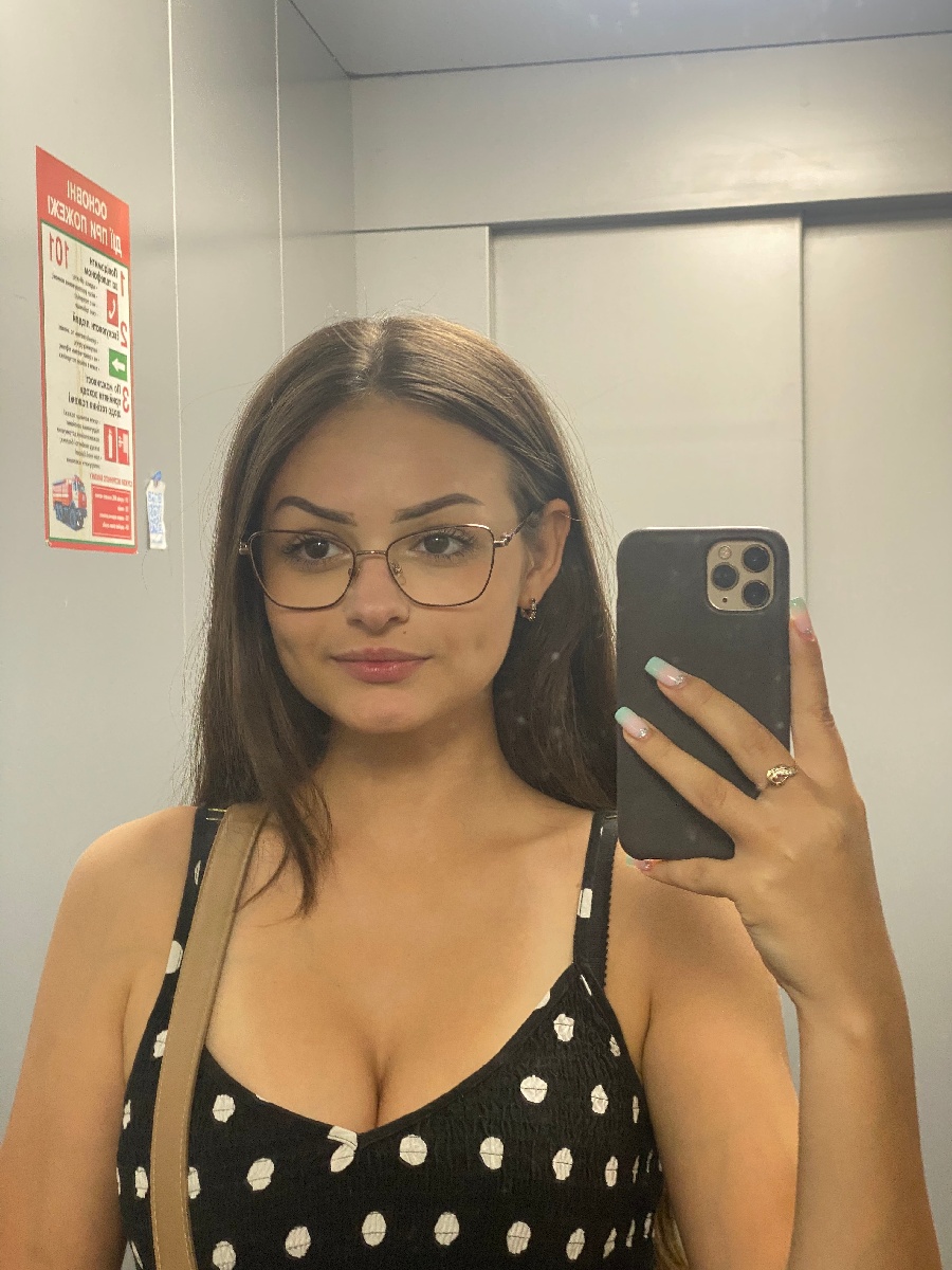 Sexy model Stacy in Jinzhou