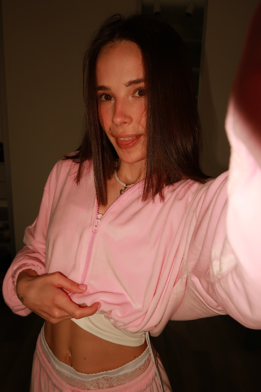 Tina brings the glow — live moments in Jinzhou